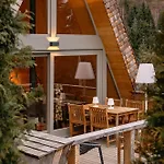 Strajerii Verzi Lodge *
